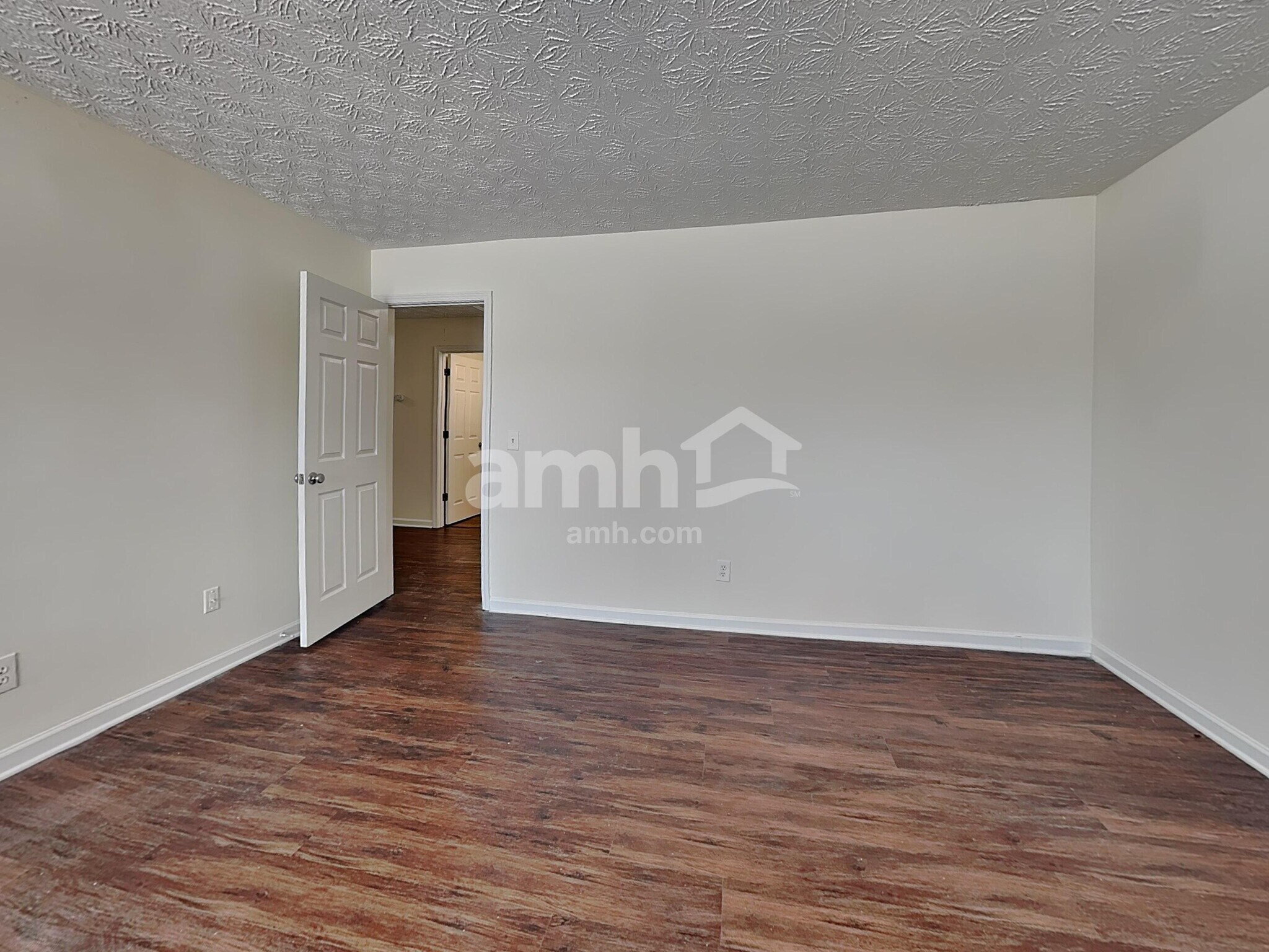 Building Photo - 104 Arbor Creek Way