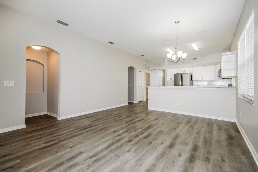 Building Photo - 34627 Smart Dr