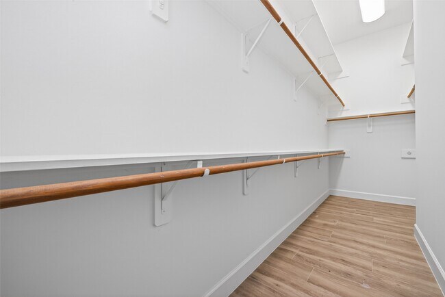 Building Photo - 3117 Cedar Knolls Dr