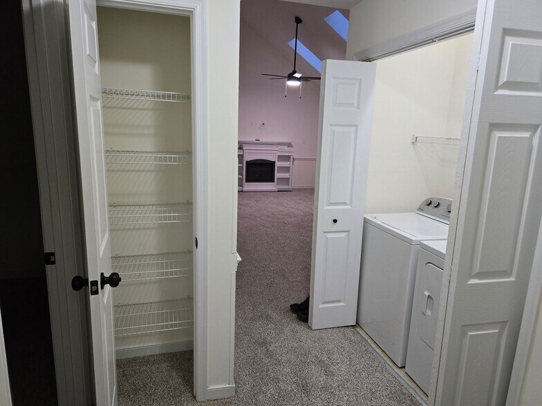 Building Photo - 7406 Pineleaf Dr