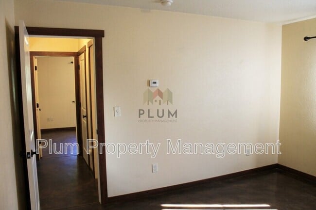 Building Photo - 1405 N Dickens St