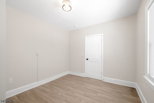 Building Photo - 36 Cortlandt Pl