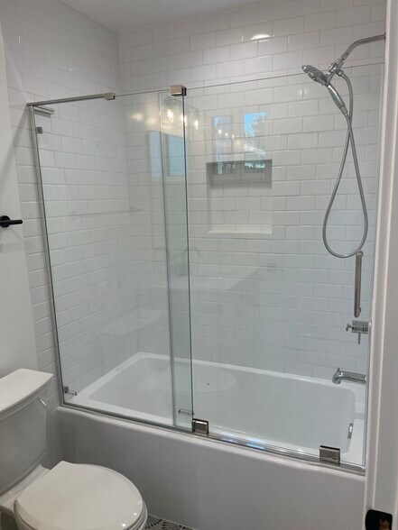 Building Photo - 7738 Whitsett Ave