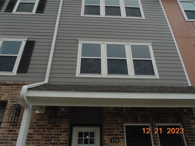 Building Photo - 5262 Ella Blvd