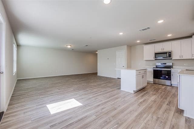 Building Photo - 877 Table Rock St