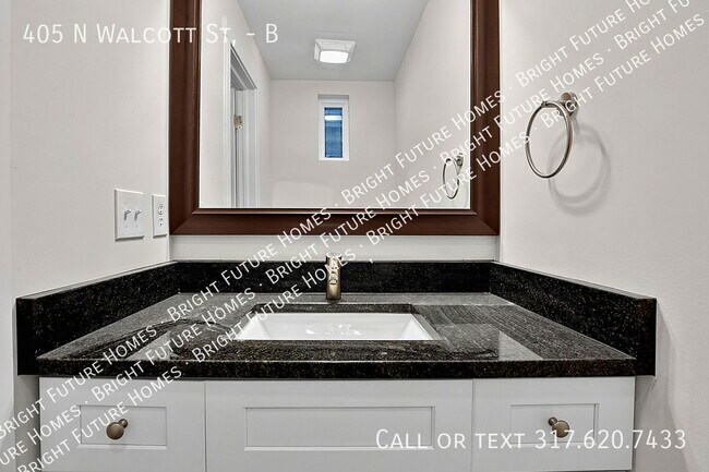 Building Photo - 405 N Walcott St