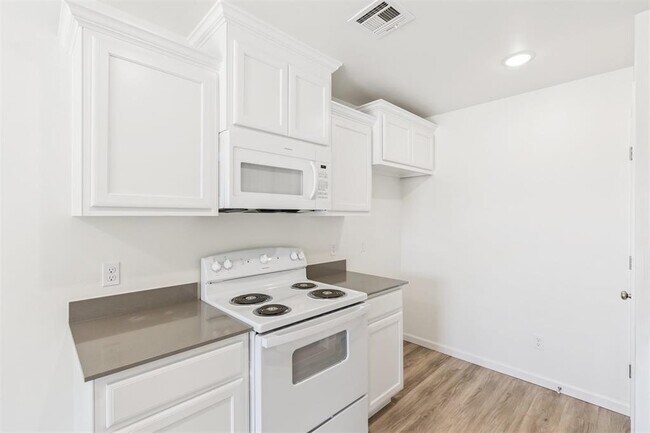 Building Photo - 8787 St George Way