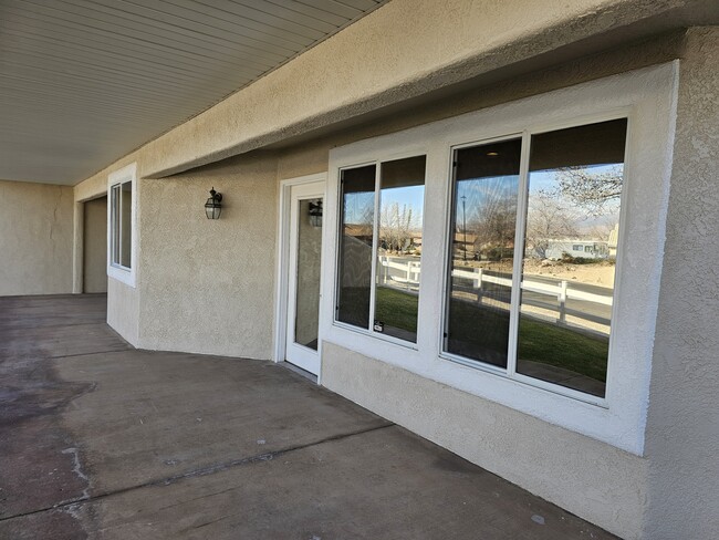 Building Photo - 470 Vermillion Ave