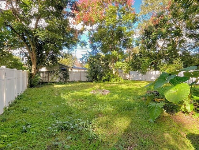 Building Photo - 2611 Pembrook Dr