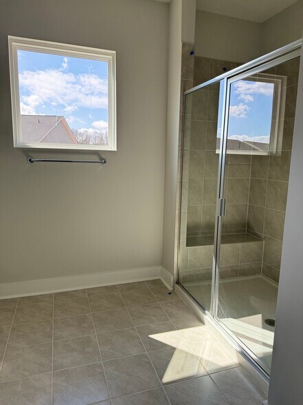 Building Photo - 9637 Munsing Dr