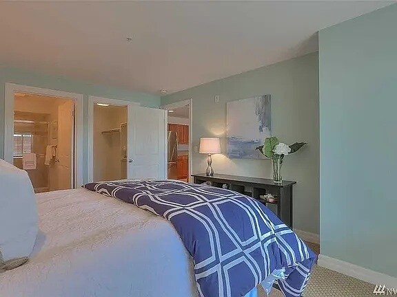 Building Photo - 2425 33rd Ave W