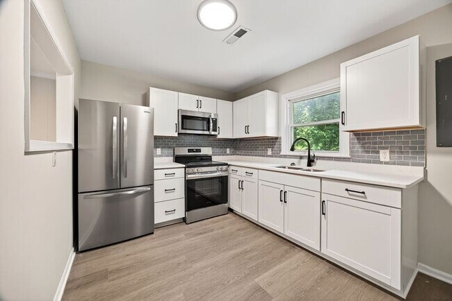 Building Photo - 251 Stribling Ave
