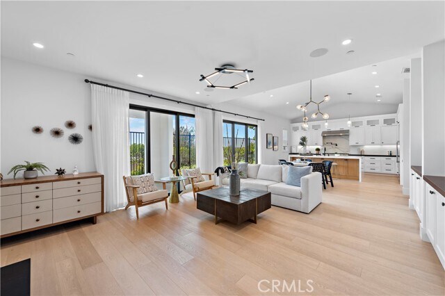 Building Photo - 2507 Alta Vista Dr