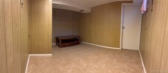 Building Photo - 78 Vassar Ln