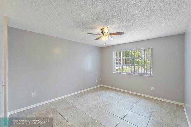 Building Photo - 120 Yacht Club Way