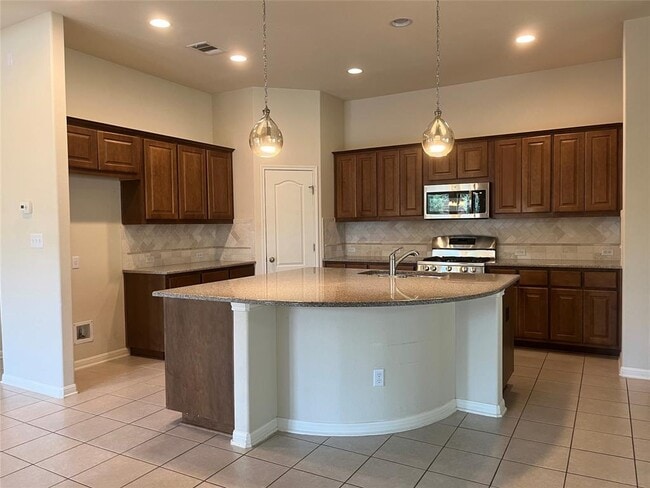 Building Photo - 2644 Hilltop Divide Ln