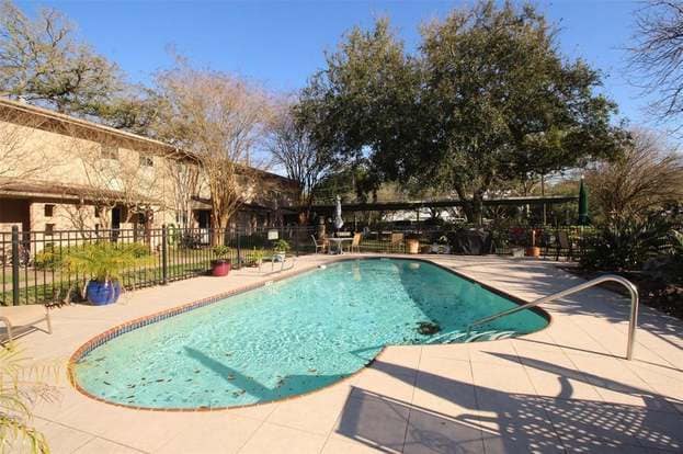 Building Photo - 2330 Lakewood Yacht Club Dr