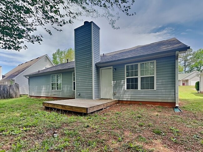 Building Photo - Move-in Special!