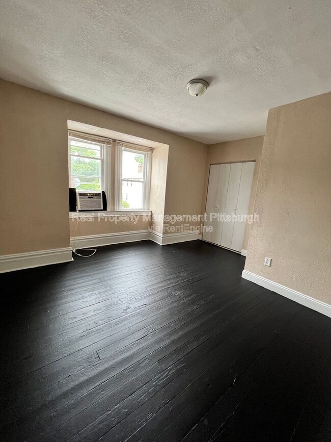 Building Photo - 218 Kearsarge St