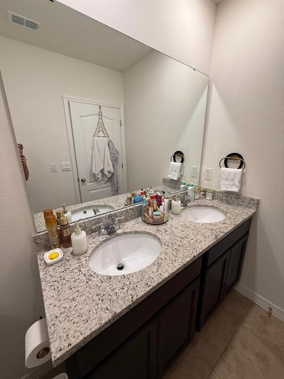 Building Photo - 1419 Plank Pl