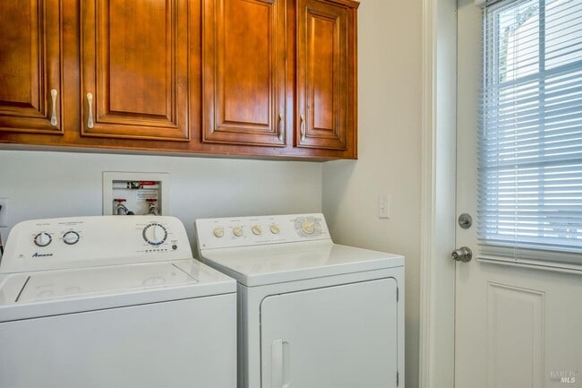 Building Photo - 1623 Whitehall Ln