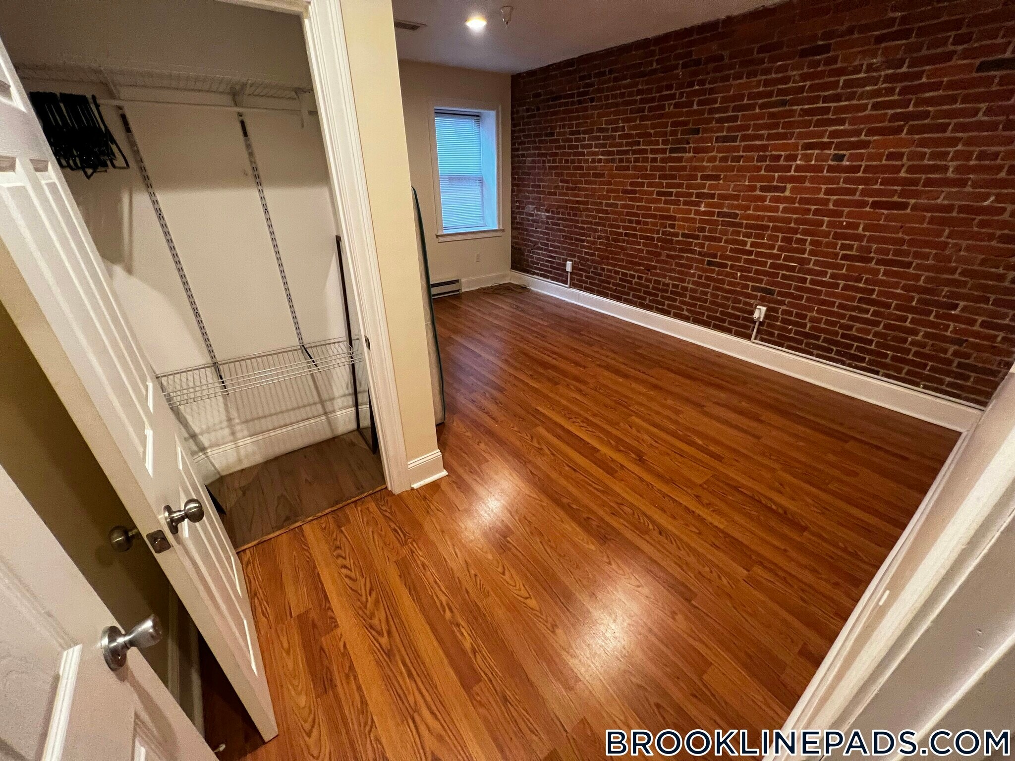 Building Photo - 1203 Beacon St