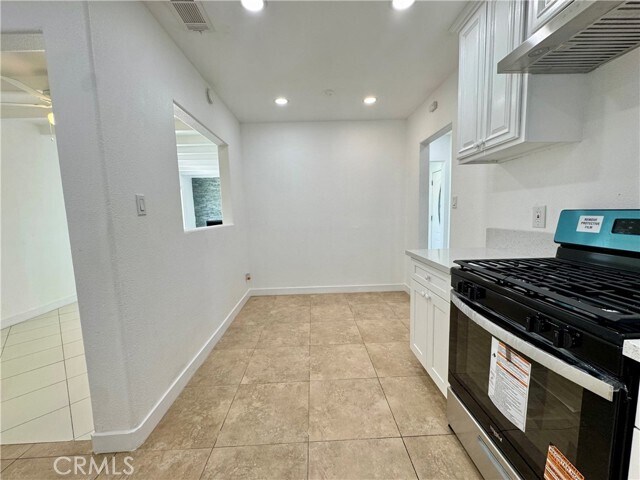 Building Photo - 1211 N Siesta St