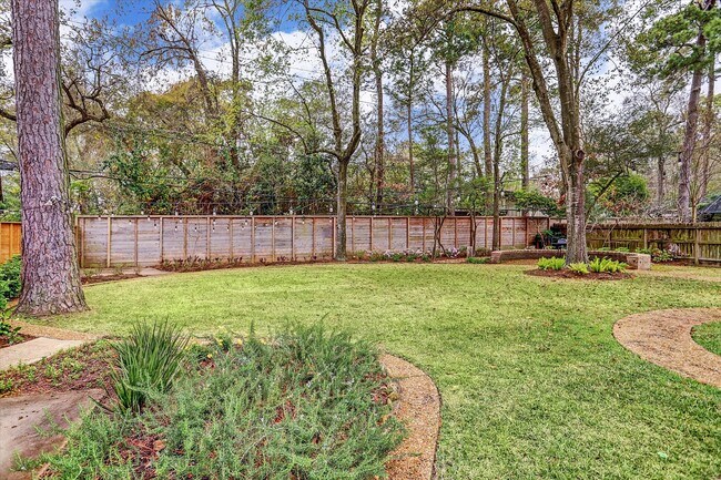 Building Photo - 1101 Guinea Dr