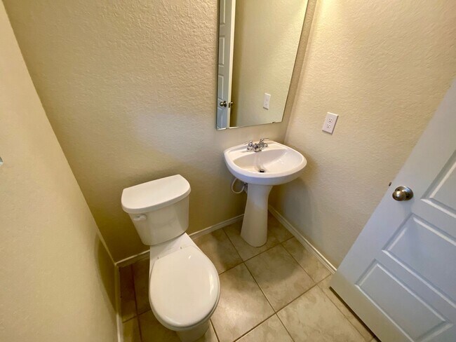 Building Photo - *Move-In Special* Spacious 4 Bedroom/Loft Area ~ Convenient to JBSA Randolph AFB or JBSA Lackland...