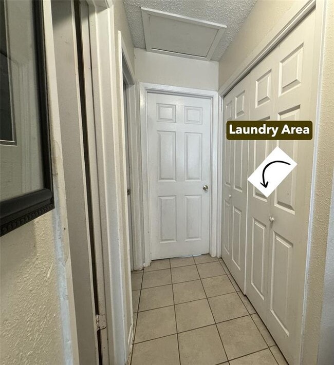 Building Photo - 10613 Golden Quail Dr