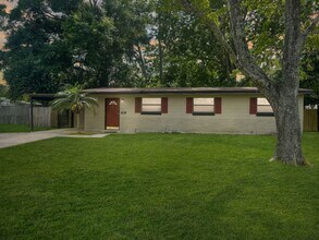 Building Photo - 4/2 Westside Home on Corner Lot with Fence...