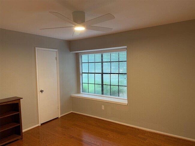 Building Photo - 9703 Willers Way