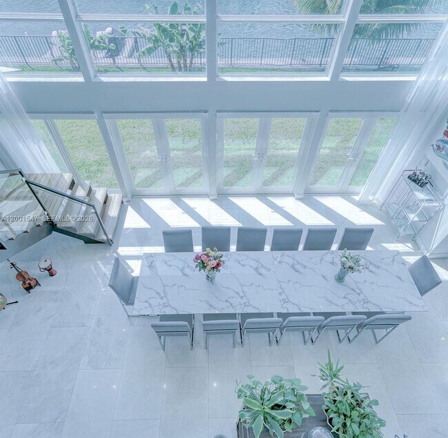 Building Photo - 13300 Biscayne Bay Terrace