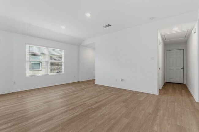 Building Photo - 11138 N Lake Mist Ln