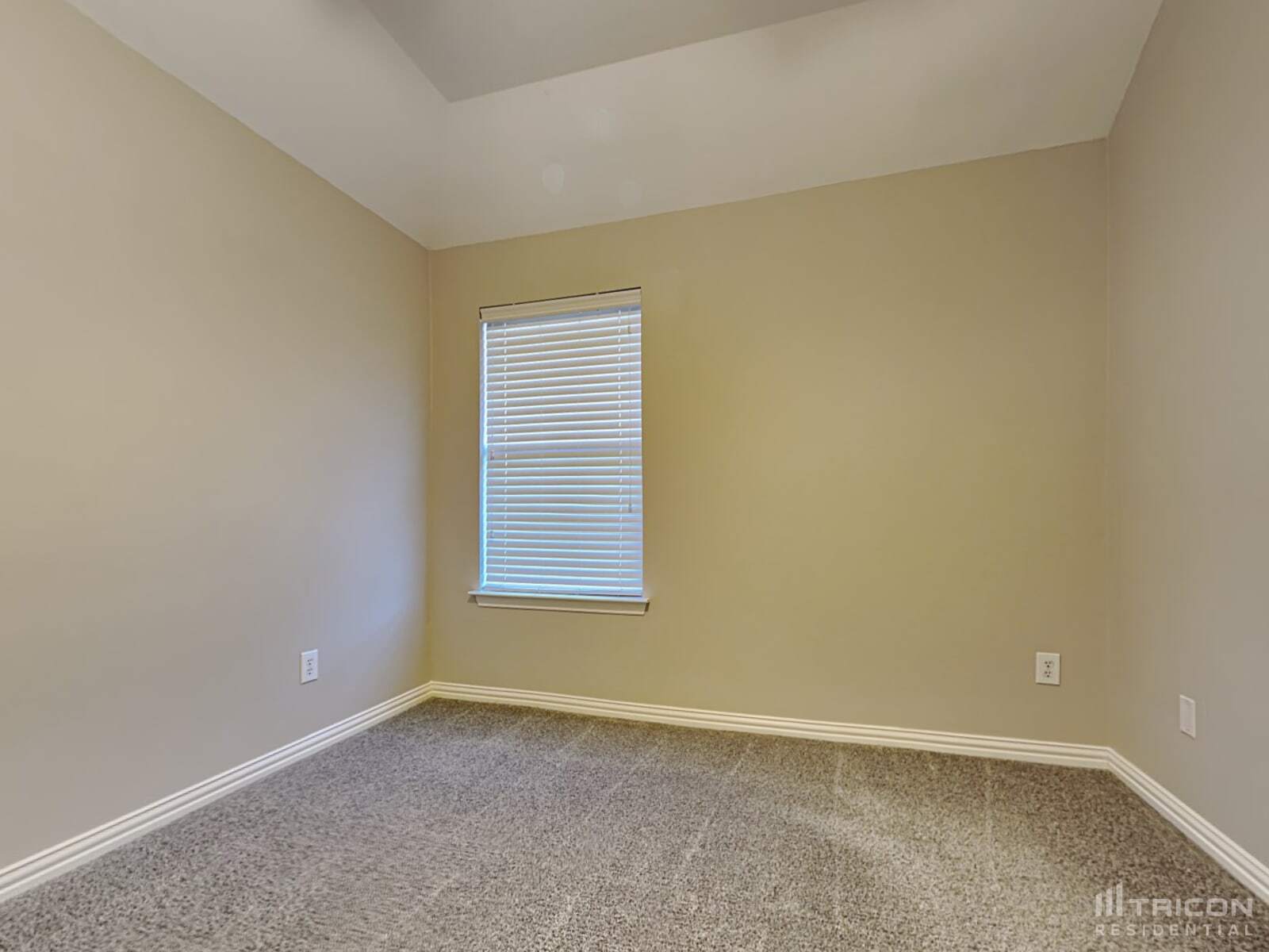 Building Photo - 2413 Castle Creek Dr