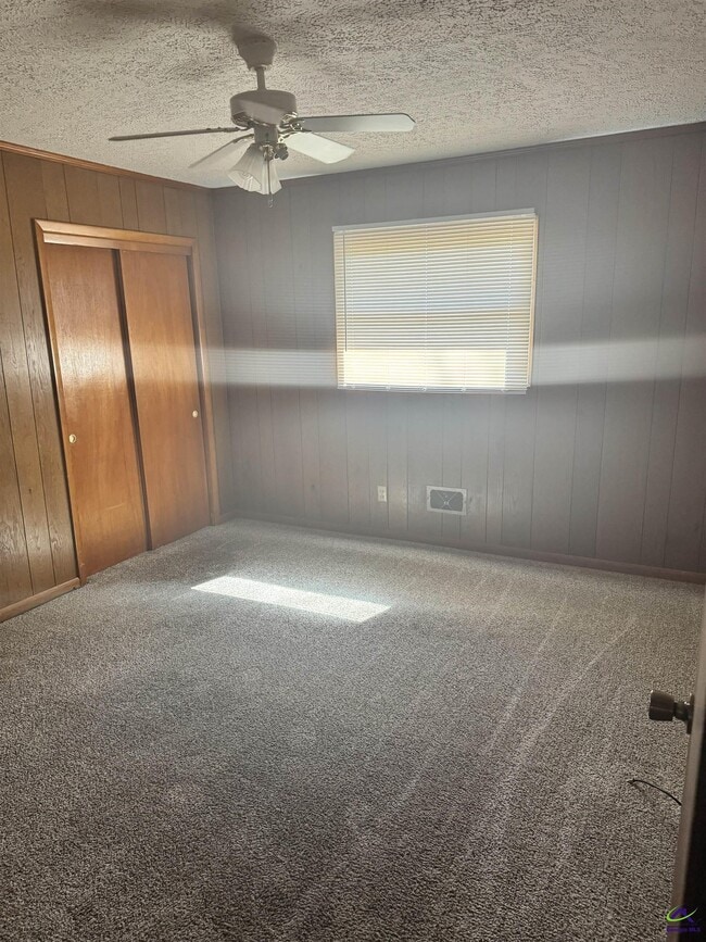 Building Photo - 501 Pinecrest Rd