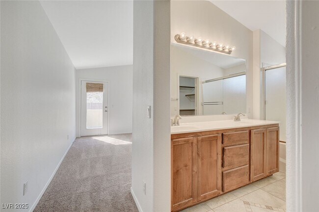 Building Photo - 11215 Dahlia Grove St