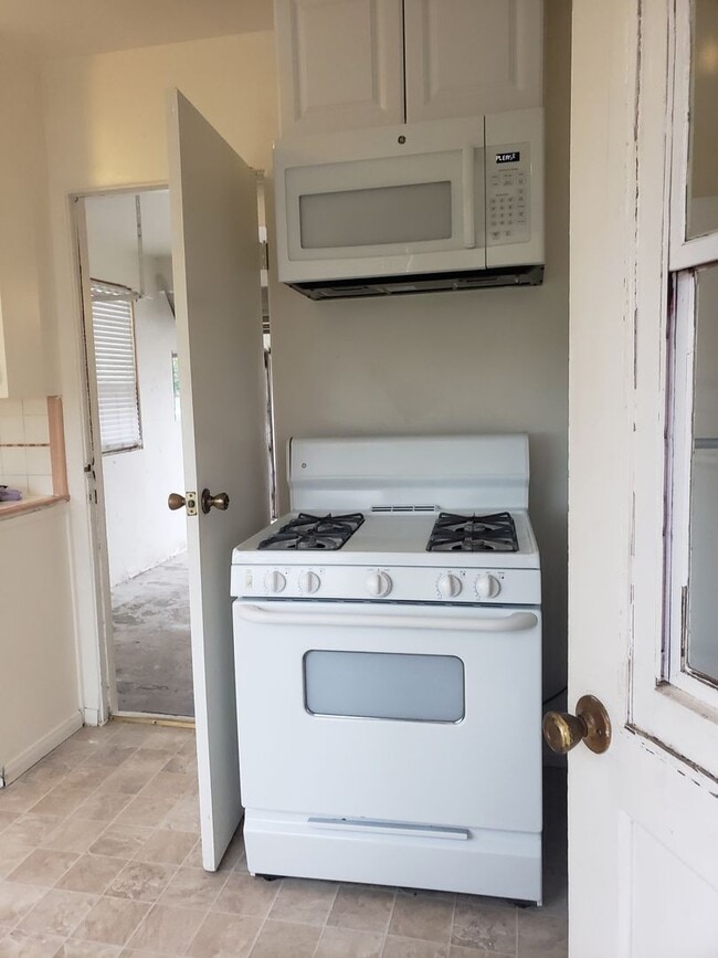 Building Photo - Charming 2bdr house overlooking downtown La Mesa!