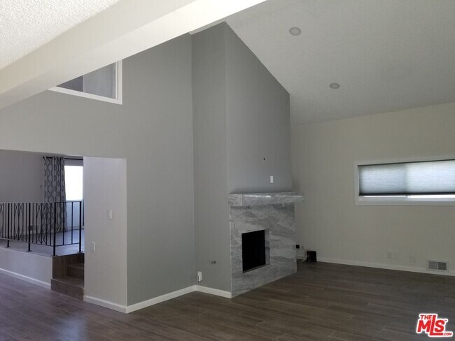 Building Photo - 5652 Glenford St