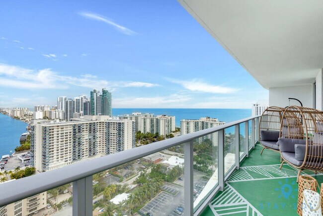 Building Photo - 4010 S Ocean Dr