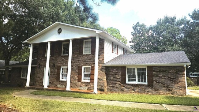 Primary Photo - 104 Carter Woods Dr