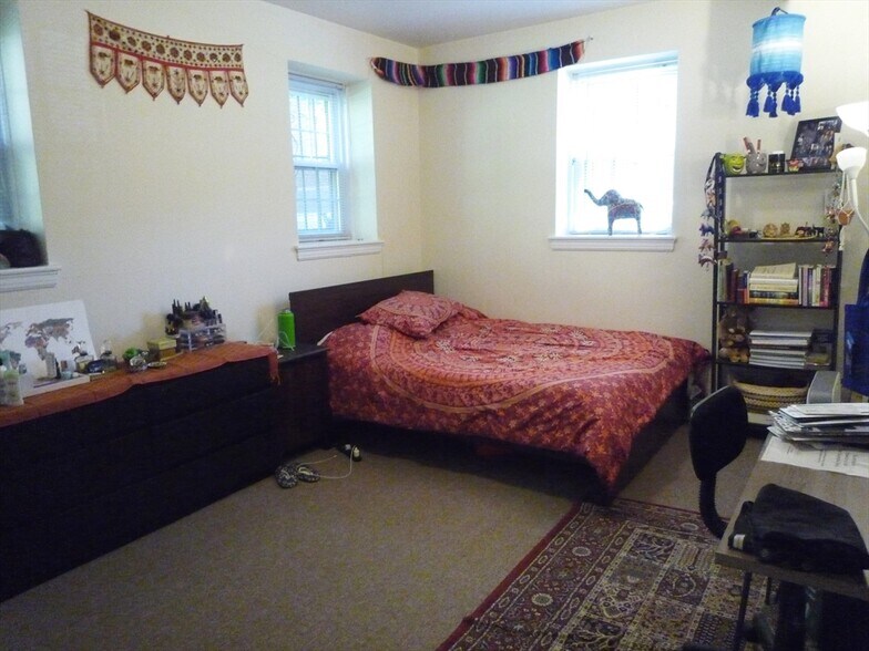 Building Photo - 16 Ware St