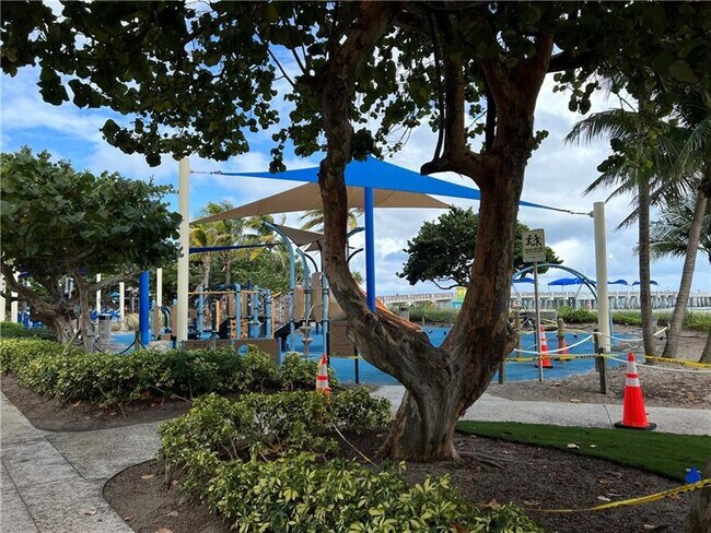 Building Photo - 531 N Ocean Blvd