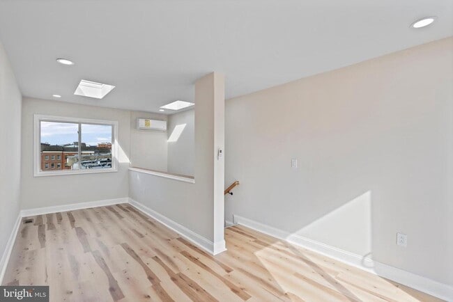 Building Photo - 919 Stiles St