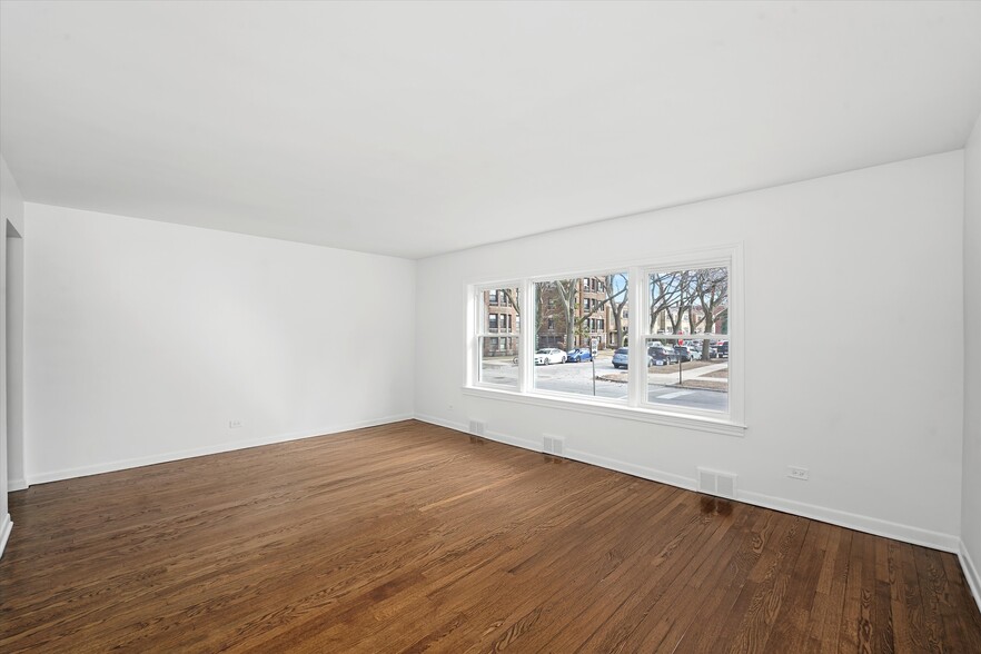 Building Photo - 7056 N Rockwell St