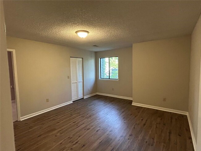 Building Photo - 288 Heathersett Dr
