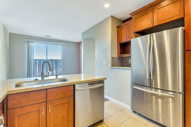 Building Photo - 929 Monarch Cir