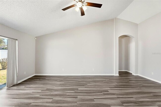 Building Photo - 1791 Florence Vista Blvd