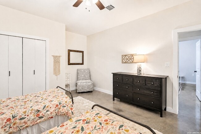 Building Photo - 101 Liberty Bell Ln