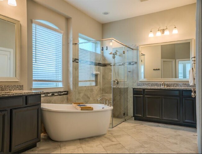 Building Photo - 9311 Stablewood Lakes Ln